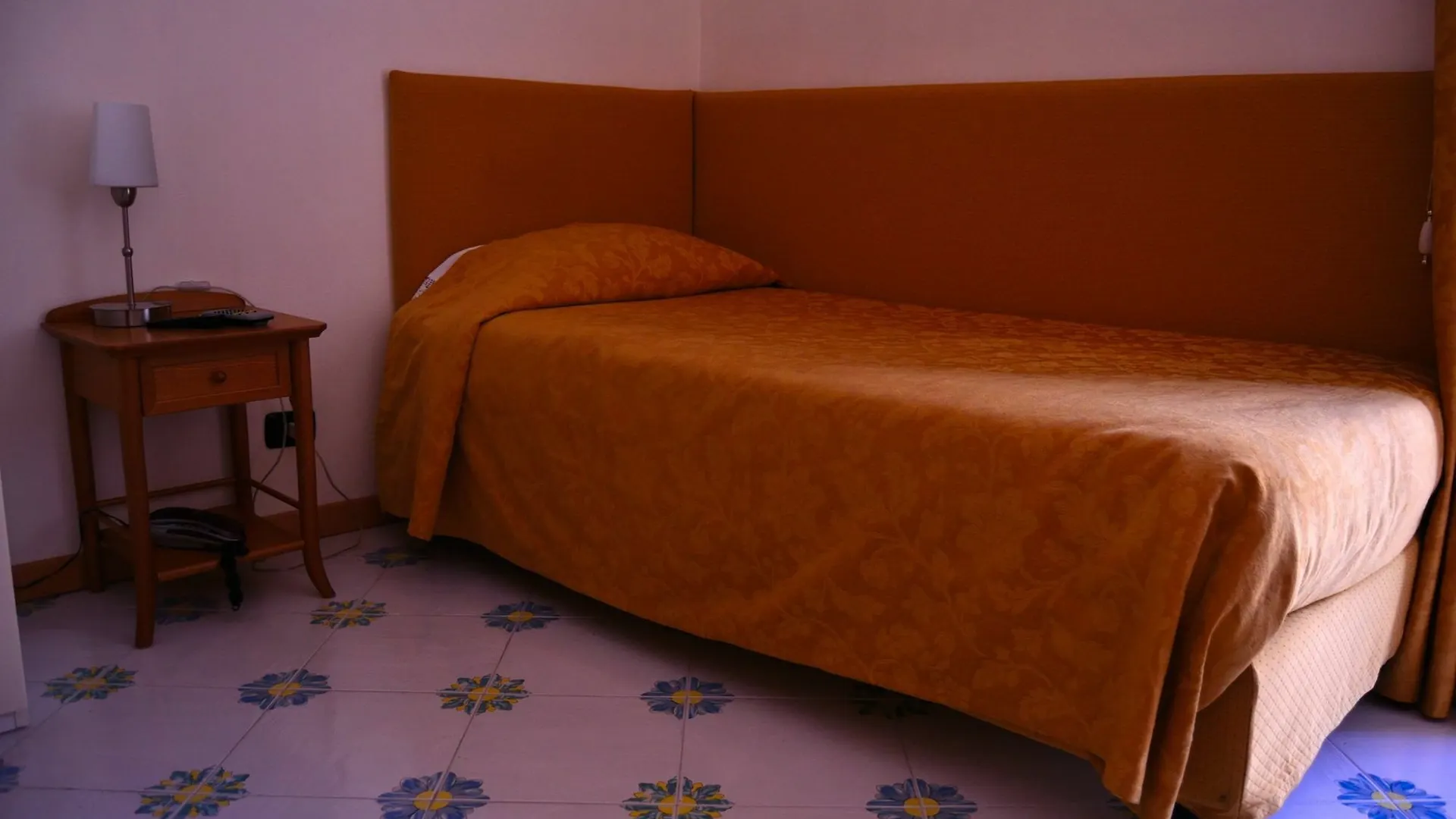 *** Guest house Gatto Bianco Le Dimore Bari Italy